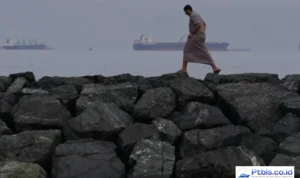 Iran Allows Strait of Hormuz