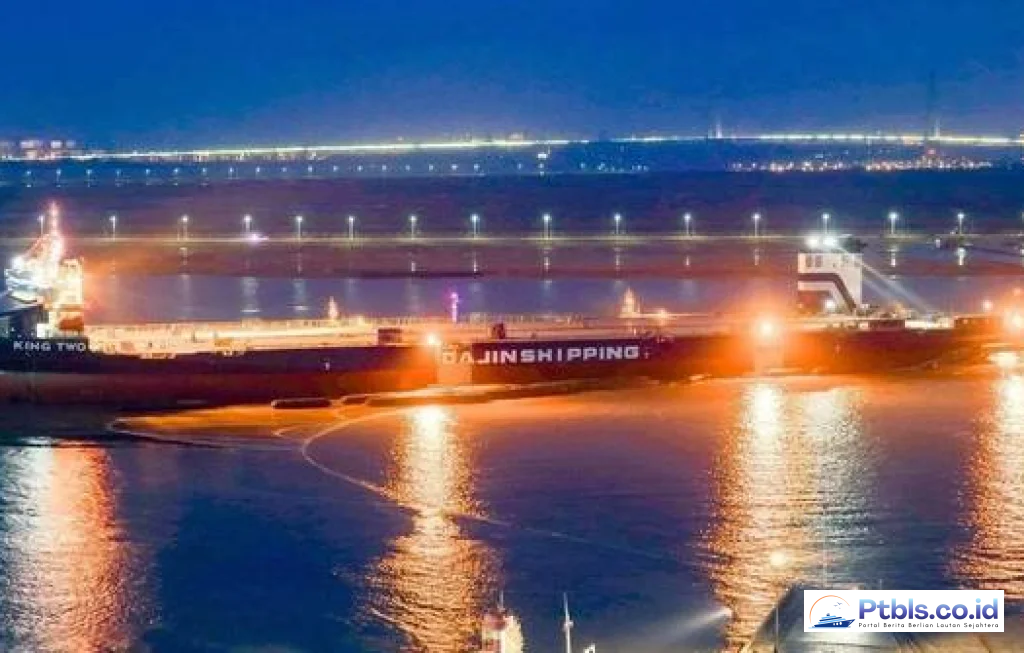 offshore wind logistics fleet