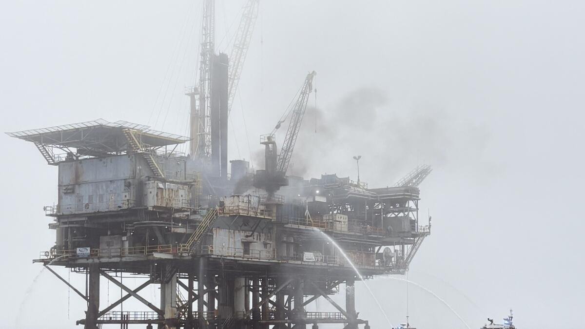 Kebakaran Platform Gas California Dekat Santa Barbara, Foto-Fotonya Bikin Ngeri!