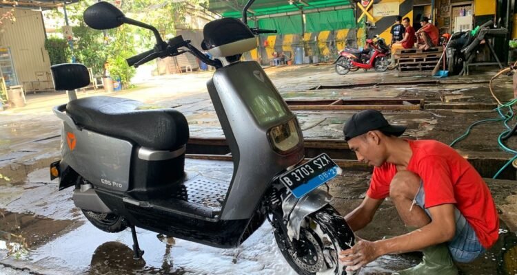 Cuci Motor Listrik